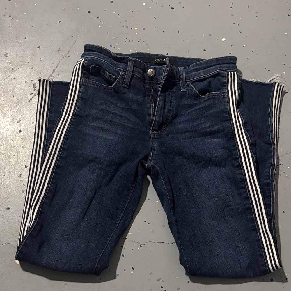 Stylish Dark Blue Jeans with Striped Detail joes size 27